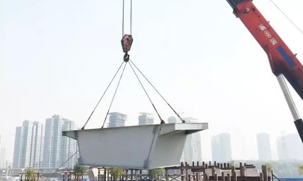     【摄乐桥05匝道首吊成功】辉创重工继太原北中环大桥，又为汾河建一标志性桥梁