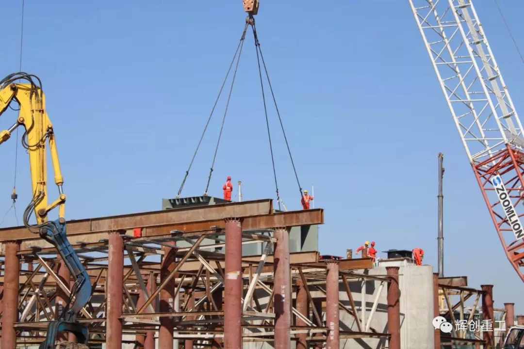 首战告捷 | 山西晋中潇河大桥钢箱梁成功首吊!