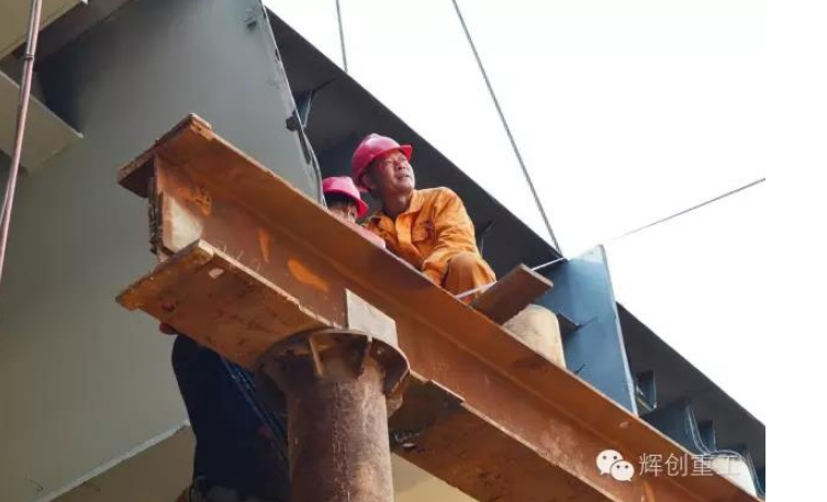 【领导关怀】武汉桥建集团领导慰问辉创一线员工送清凉